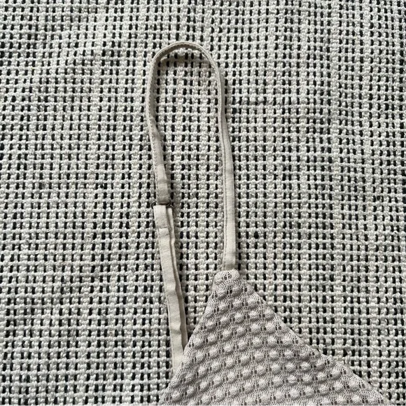 H&M Divided Textured Cream Crop Top - Picture 2 of 7